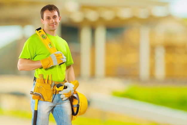 Ouvrier sur le chantier