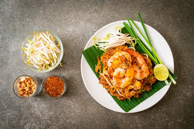 Pad Thai - nouilles de riz sautées