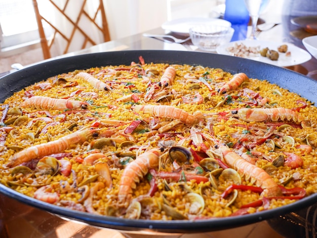 Paella espagnole aux fruits de mer