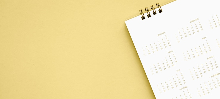 Photo page de calendrier se bouchent sur l'or