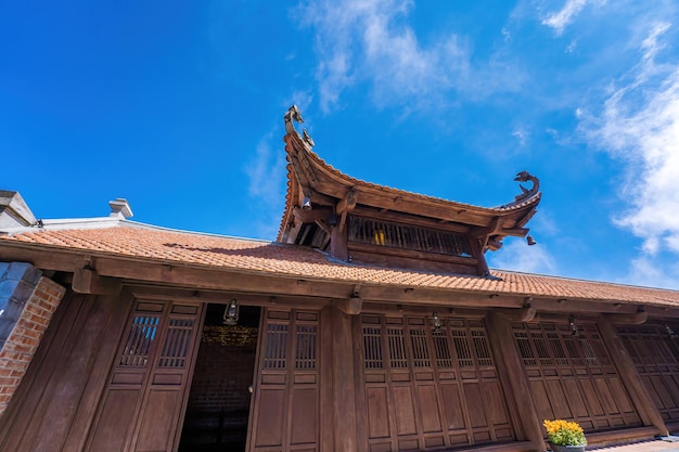 Pagode au sommet du mont Fanispan région de Sapa Lao Cai Vietnam Le Grand beffroi Vong Linh Cao Dai est la tour de garde sur l'axe principal du monastère Bich Van Zen