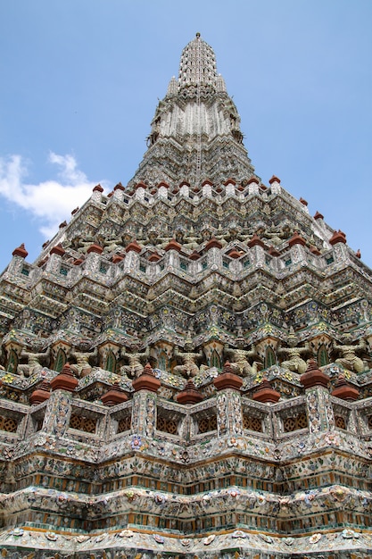 Pagode Dans Le Temple De Wat Arun Est Monument Du Temple Près De La Rivière Chao Phraya à Bangkok En Thaïlande