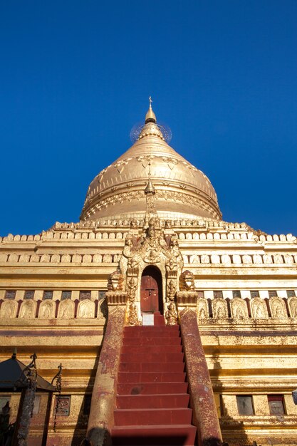 Une pagode à Old Bagan, Myanmar