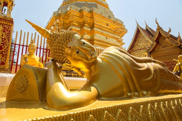 Pagode d'or Wat Phra That Doi Suthep à Chiang Mai, Thaïlande