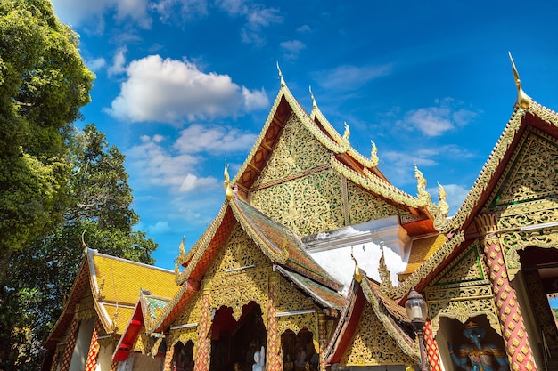 Pagode d'or Wat Phra That Doi Suthep à Chiang Mai, Thaïlande