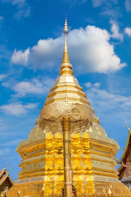 Pagode d'or Wat Phra That Doi Suthep à Chiang Mai, Thaïlande