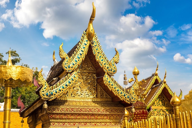 Pagode d'or Wat Phra That Doi Suthep à Chiang Mai, Thaïlande