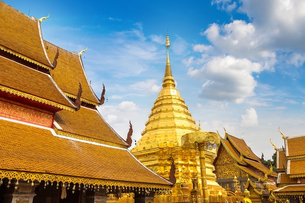 Pagode d'or Wat Phra That Doi Suthep à Chiang Mai, Thaïlande