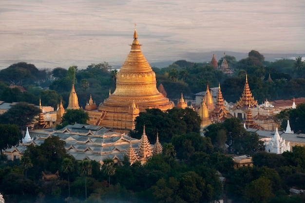 Photo pagode shwezigon bagan birmanie