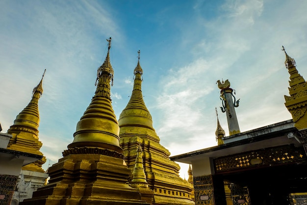 Pagodes sur la colline de Mandalay