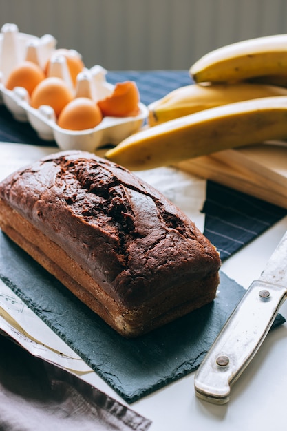 Pain à la banane au chocolat, petit déjeuner du matin