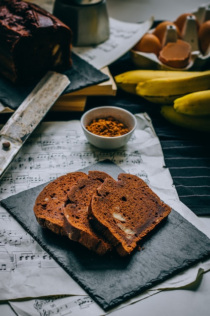 Pain à la banane au chocolat, petit déjeuner du matin