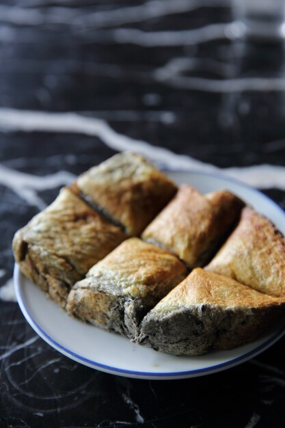 Pain de cercueil de nourriture taïwanaise, pain avec de la crème sur le dessus en gros plan