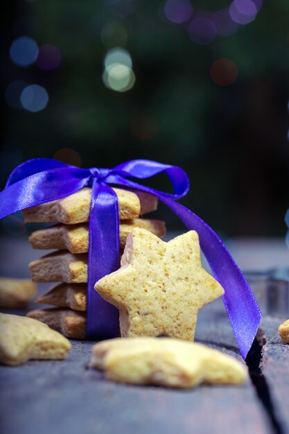 Pain d'épice de Noël au fond en bois