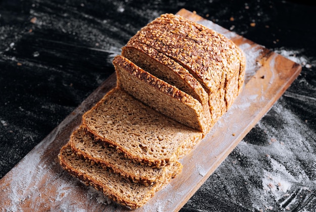 Pain maison frais et savoureux