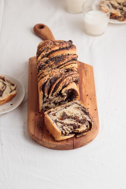 Pain maison tourbillon sucré aux graines de pavot