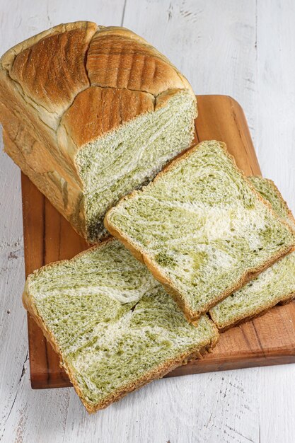 Pain marbré au thé vert marbré Roti tawar ou au thé matcha