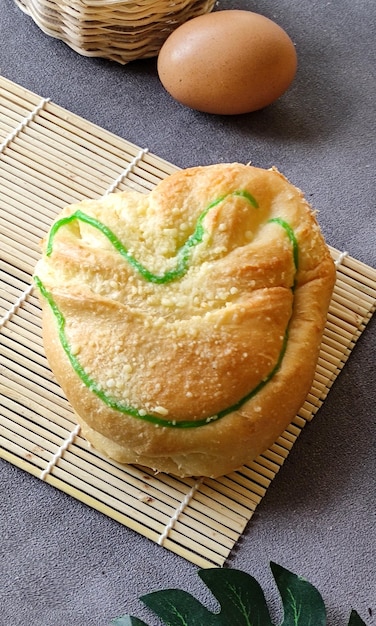 Pain à la noix de coco fraîchement cuit