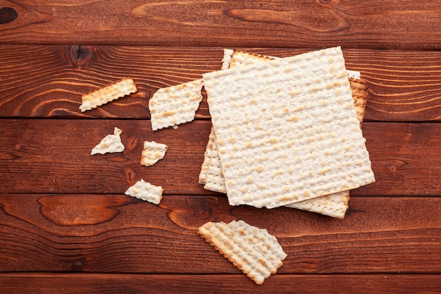 Pain plat matzo pour les fêtes juives