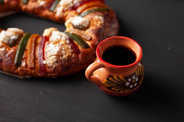 Pain traditionnel à la rosca de reyes. Célébration du Mexique et de l'Amérique latine