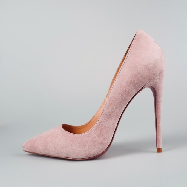 Paire de chaussures à talons femme rose