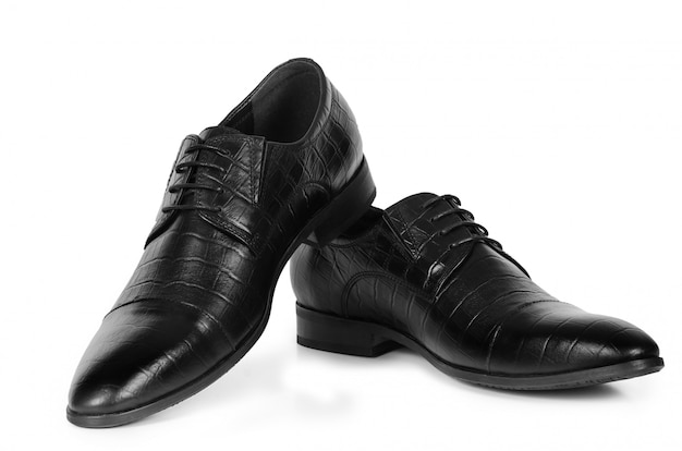 Paire classique de chaussures pour hommes en cuir noir