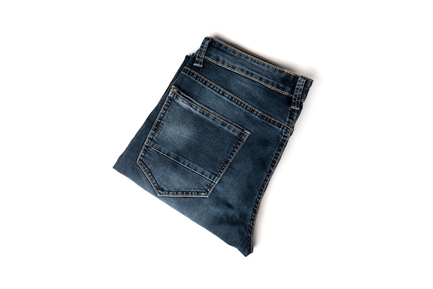 paire de jeans isolé sur blanc