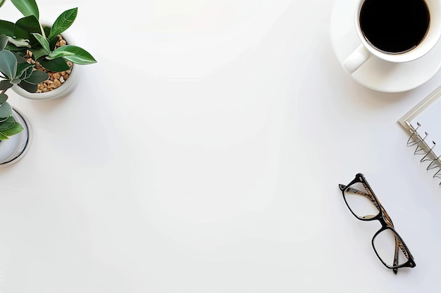 une paire de verres et une tasse de café sur une table