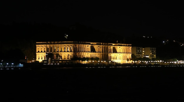 Palais de Ciragan dans la ville d'Istanbul