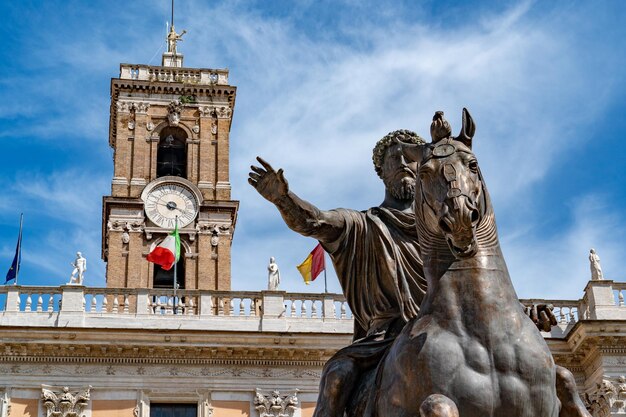 Le palais du Campidoglio à Rome par une journée ensoleillée