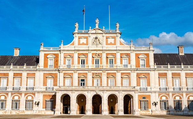 Photo le palais royal d'aranjuez une ancienne résidence royale espagnole