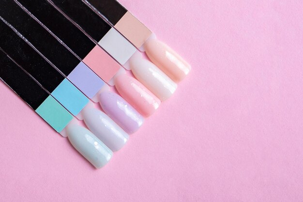 Palettes de couleurs romantiques de vernis à ongles pour manucure et pédicure