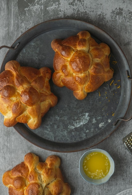 Pan de muertos mexicain pour le jour des morts Vue de dessus