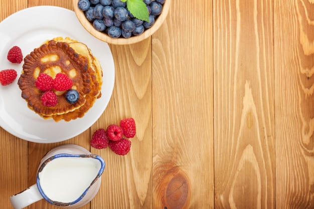 Pancakes à la myrtille framboise et au lait