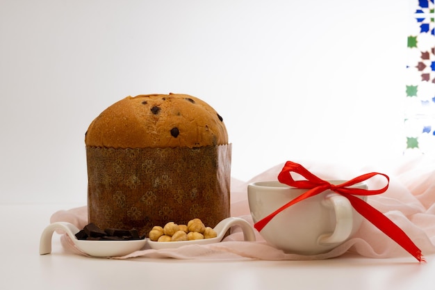 Panettone est le dessert italien traditionnel pour le gâteau de Noël ou de Pâques