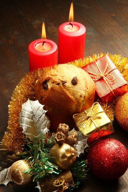 Panettone de Noël avec décoration