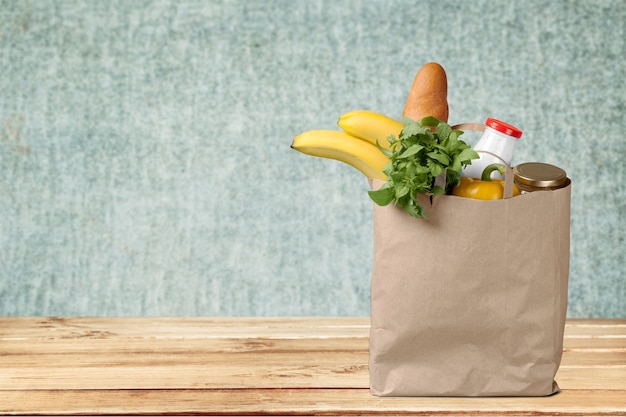 Panier plein, isolé sur fond