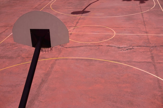 Panier de rue, terrain de basket