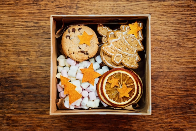 Paniers de Noël faits maison coffret cadeau de bonbons de Noël friandises festives idée de panier cadeau pour adultes