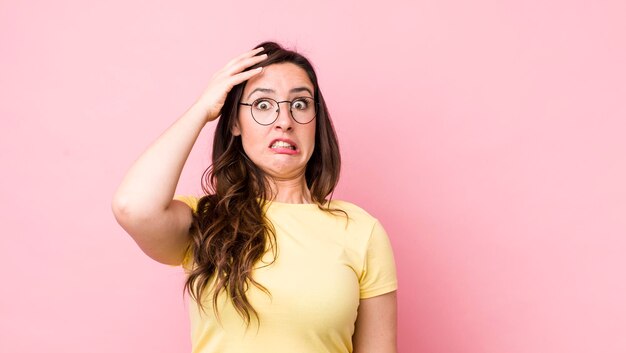 Paniquer à propos d'une échéance oubliée, se sentir stressé de devoir dissimuler un gâchis ou une erreur