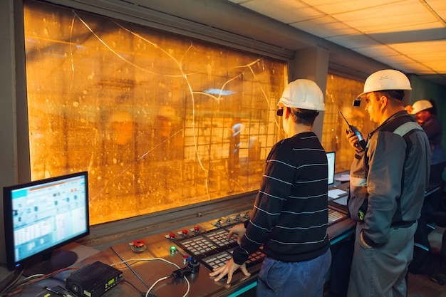 Panneau de contrôle. Usine de production d'acier.