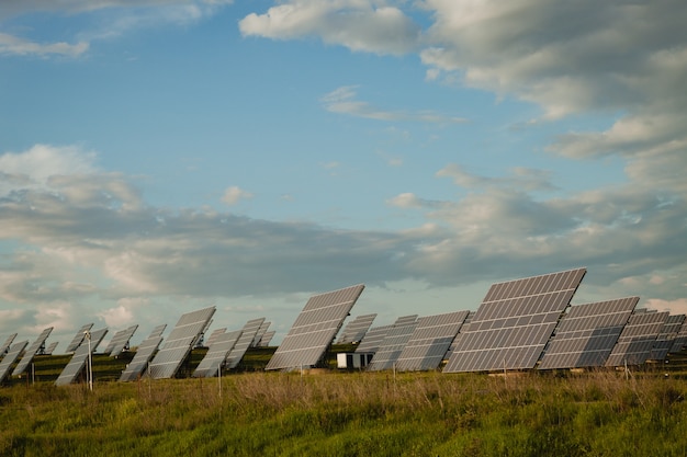 Panneaux solaires dans le paysage