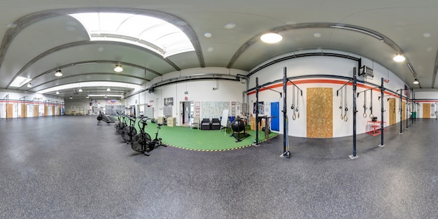 Panorama à 360 degrés d'un intérieur de gym crossfit