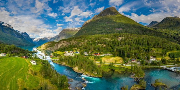 Panorama Beautiful Nature Norvège paysage naturel. lac lovatnet vallée de Lodal.