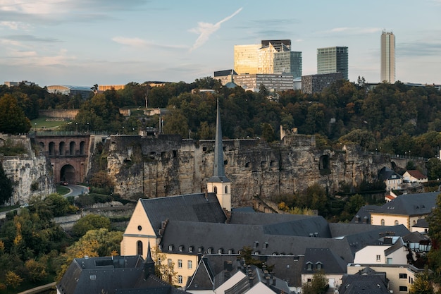 Panorama des constructions de trois périodes différentes au Luxembourg