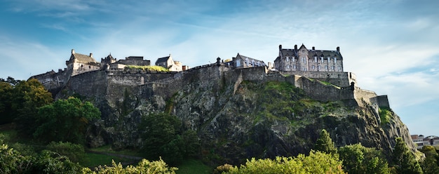 Photo panorama du château d'édimbourg, ecosse, royaume-uni