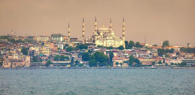 Panorama du coucher du soleil d'Istanbul