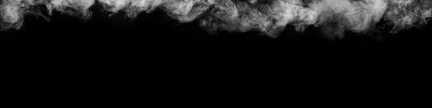 Panorama du gaz de fumée de vapeur isolé sur fond noir Fumée tourbillonnante à superposer sur vos photos