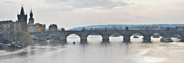 Panorama du pont Charles à Prague