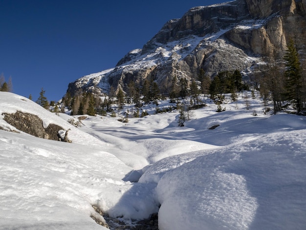 Panorama de neige des Dolomites val badia armentara